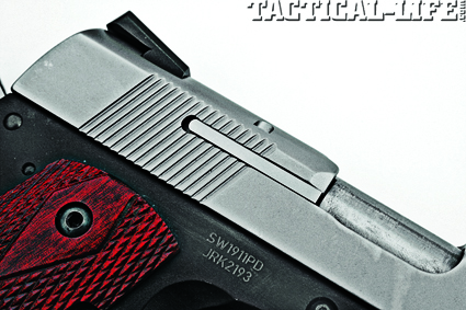smith-wesson-1911-compact-es-45-acp1