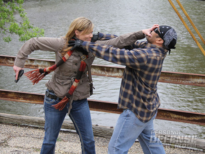 self-defense, self-defense tips, self-defense tactics, how to avoid becoming a victim, ladies only self defense, ladies only