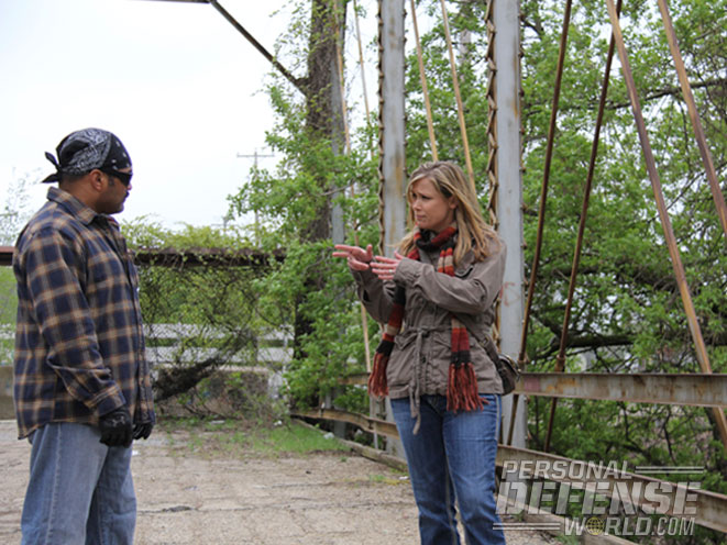 self-defense, self-defense tips, self-defense tactics, how to avoid becoming a victim, ladies only self defense, ladies only