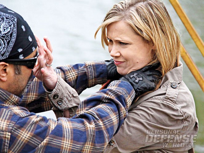 self-defense, self-defense tips, self-defense tactics, how to avoid becoming a victim, ladies only self defense, ladies only