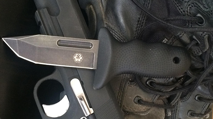 Carrying a Knife weapon EDC LEO Combat