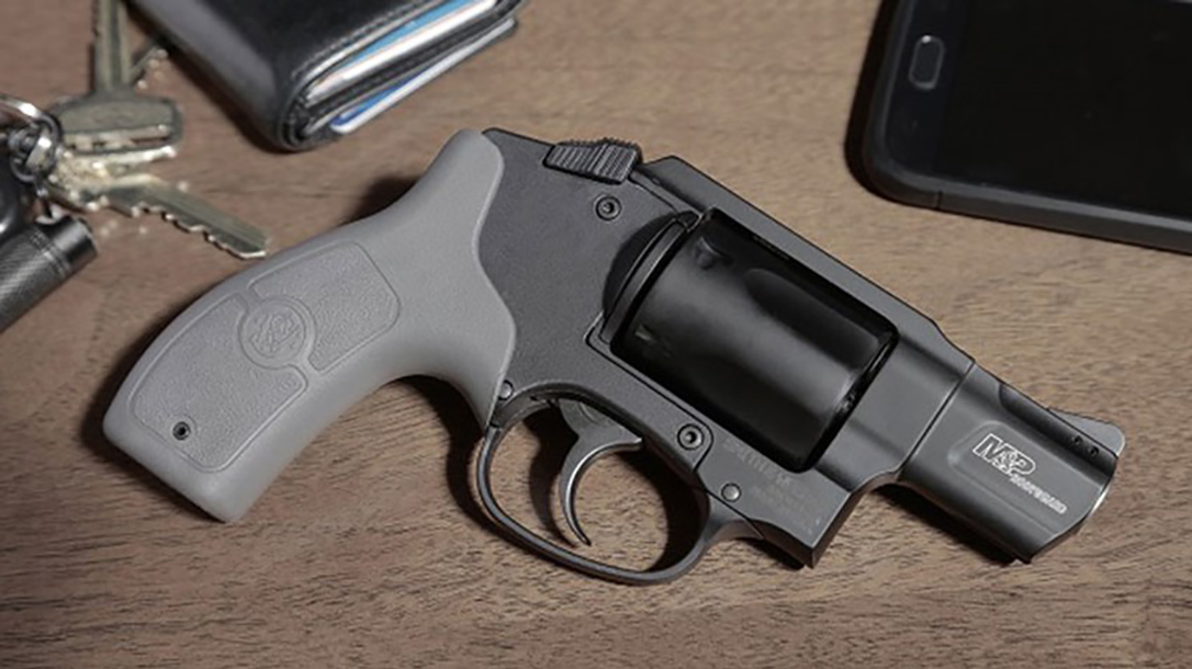 smith wesson m&p bodyguard 38 revolver beauty
