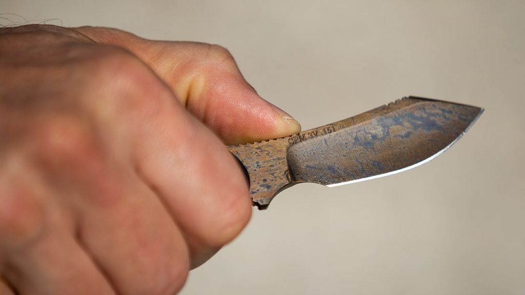 Dawson Knives’ latest offering, in our 4 EDC blades, is the Marble Carbon Fiber Snakebite with the Arizona Copper finish.