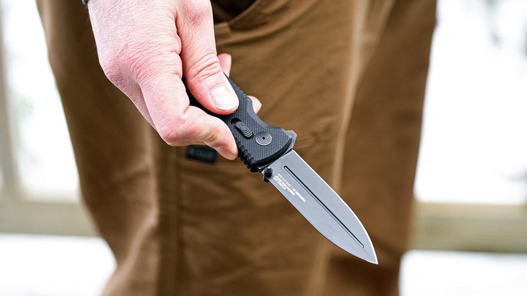 A flipper brings the blade of the Pentagon to lockup.