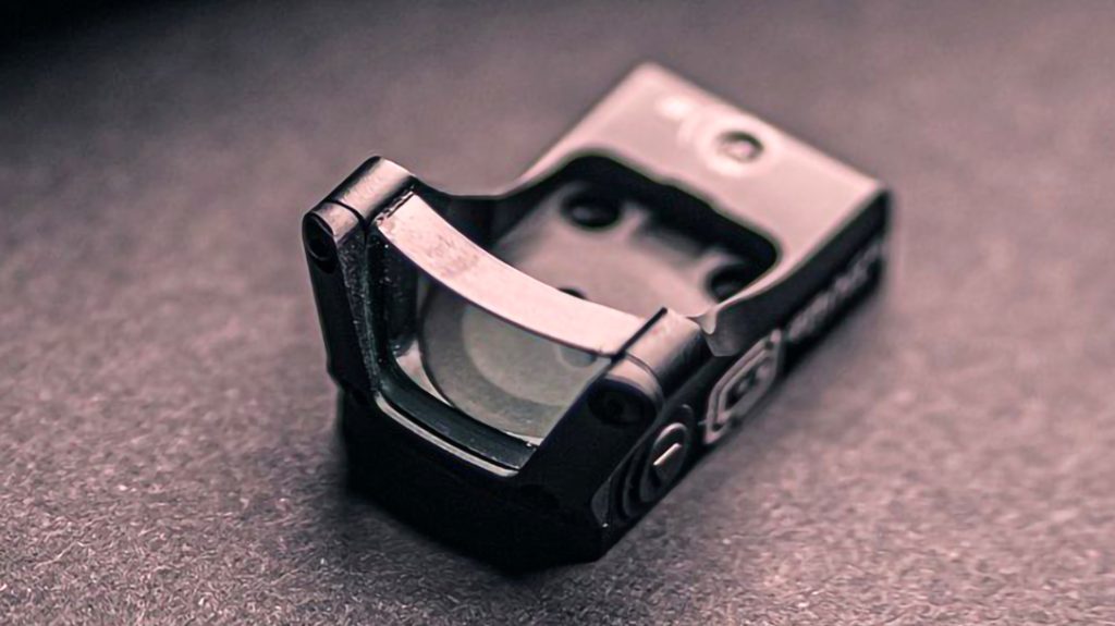 The Grace Optics M1 has no top strap, offering a less obstructed field of view.