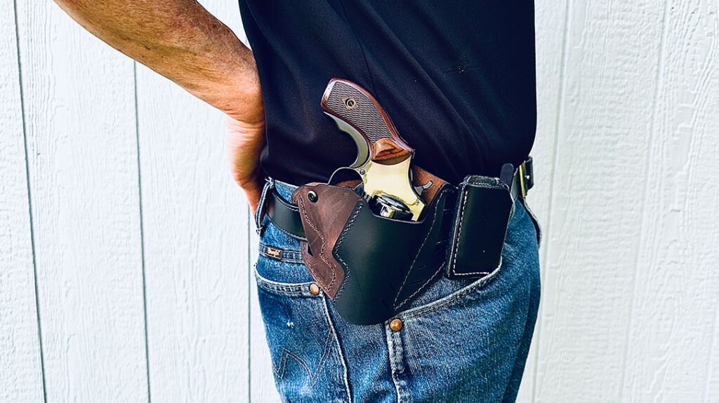 For the practical shooting evaluation, the author used this OWB holster from Versacarry, mated with the Barranti Leather SS Spare pouch.