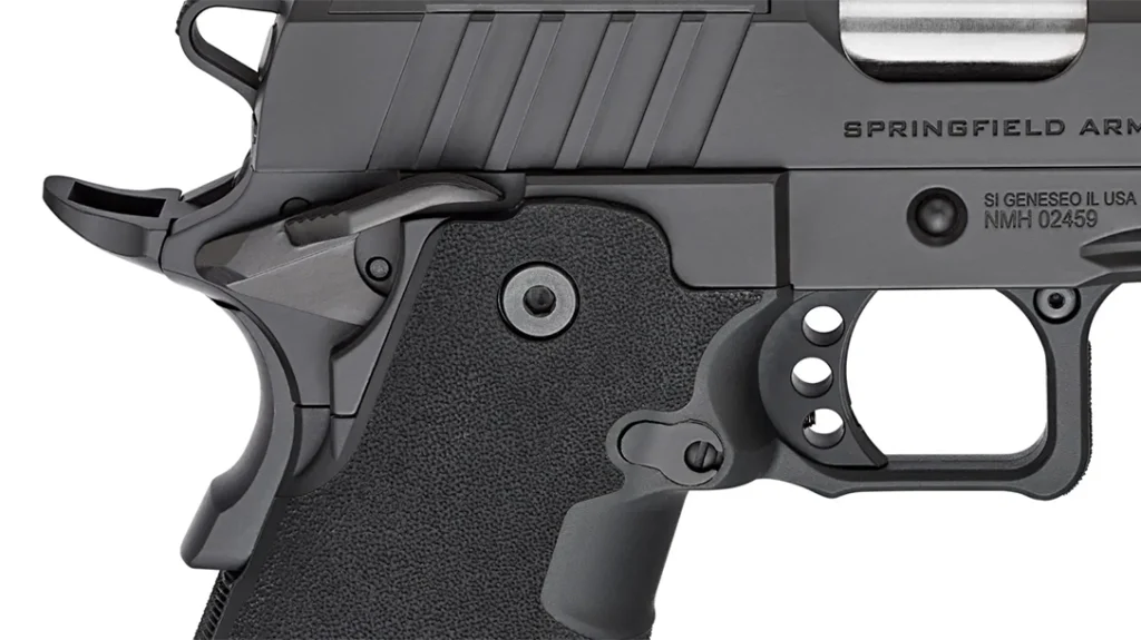 The undercut trigger guard where it meets the frame and a high-sweep beavertail grip safety with a memory bump promote a high grip.