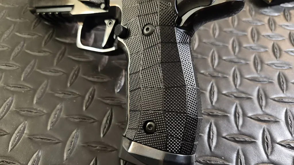 Sig Reserve Collection P226 X-5 GridLOK grips