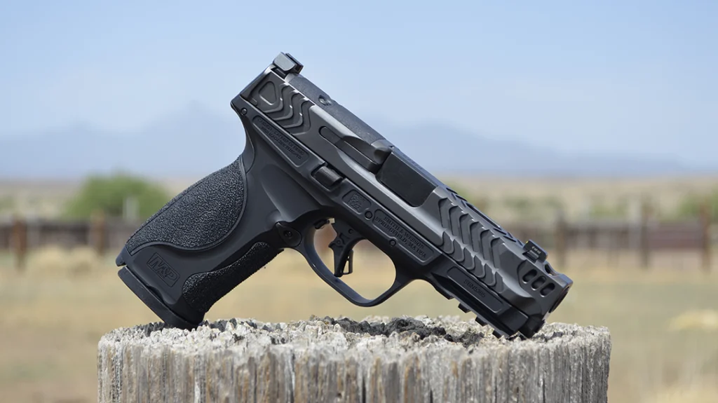 The S&W Performance Center M&P9 M2.0 Metal Carry Comp.