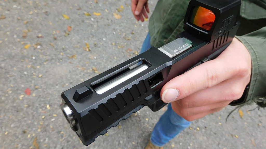 The Bear Creek Arsenal Grizzly’s slide features two side windows and a long window on top.