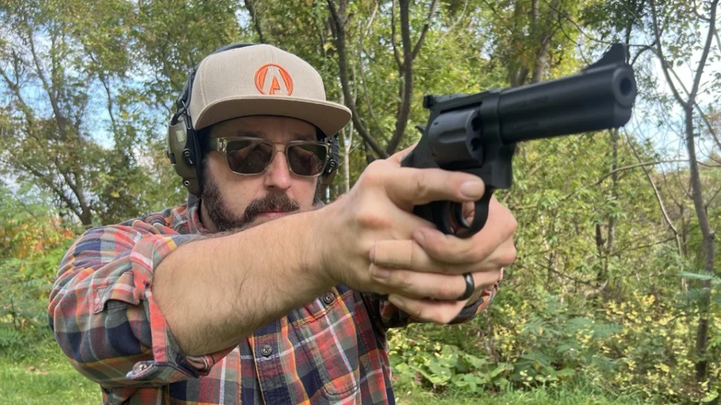 The author shooting the SAR USA SR38.