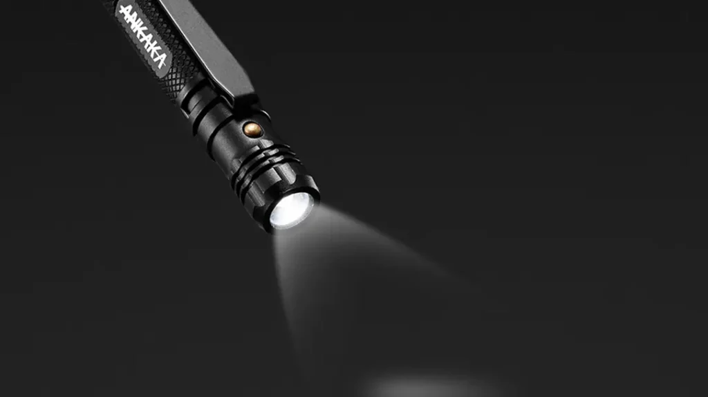 The Ankaka 6-in-1 Tactical Pen includes a white light.