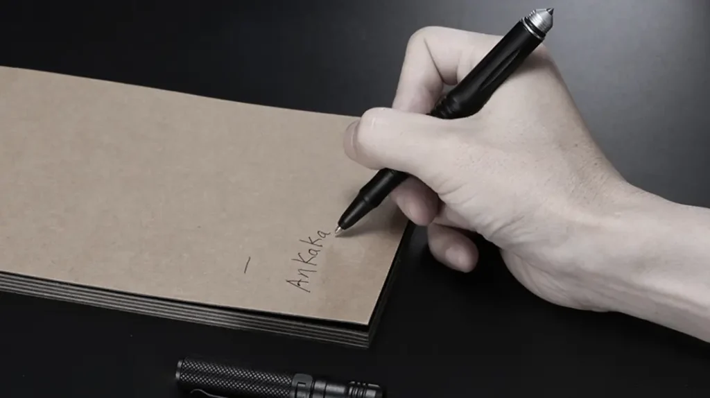 The 6-in-1 Tactical Pen come with a high-end ballpoint.