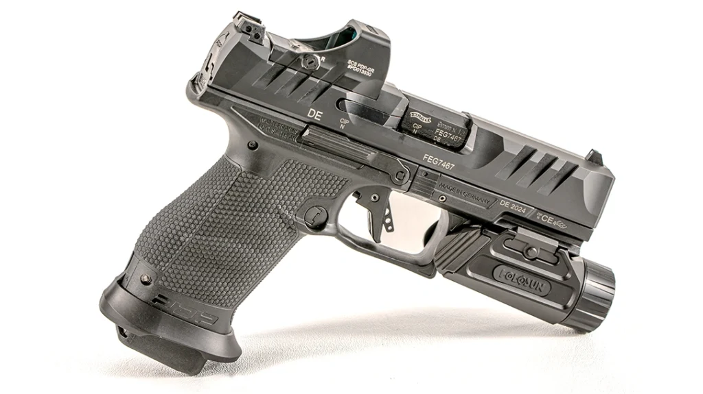 Goldilocks herself would approve of the way this model fits in one’s hand.