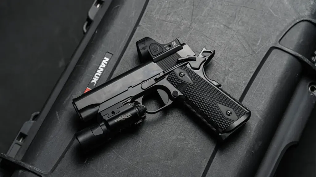 Like its big brother, the Quantico Carry is inspired by the high-speed 1911s of the 90s.