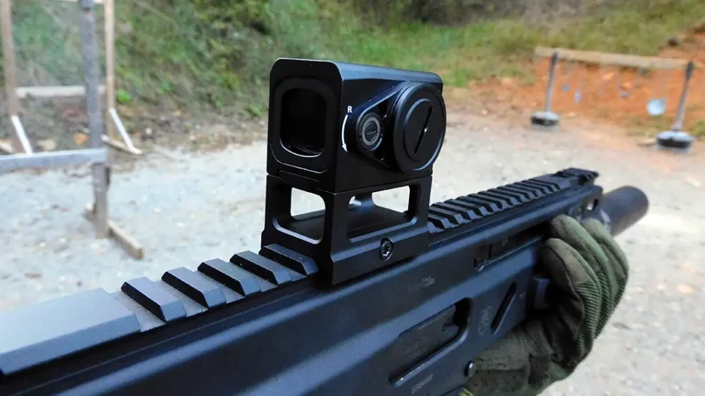 the mount helps the Lucid E7 easily fit into AR platforms. 