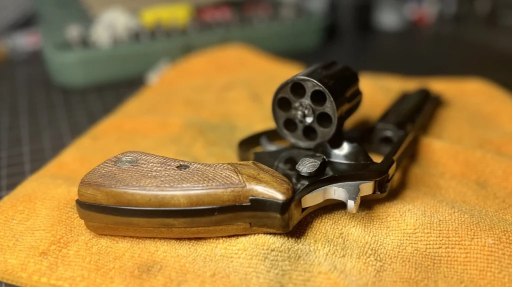 Chambered in .357 Magnum, the revolver has a capacity of six rounds.