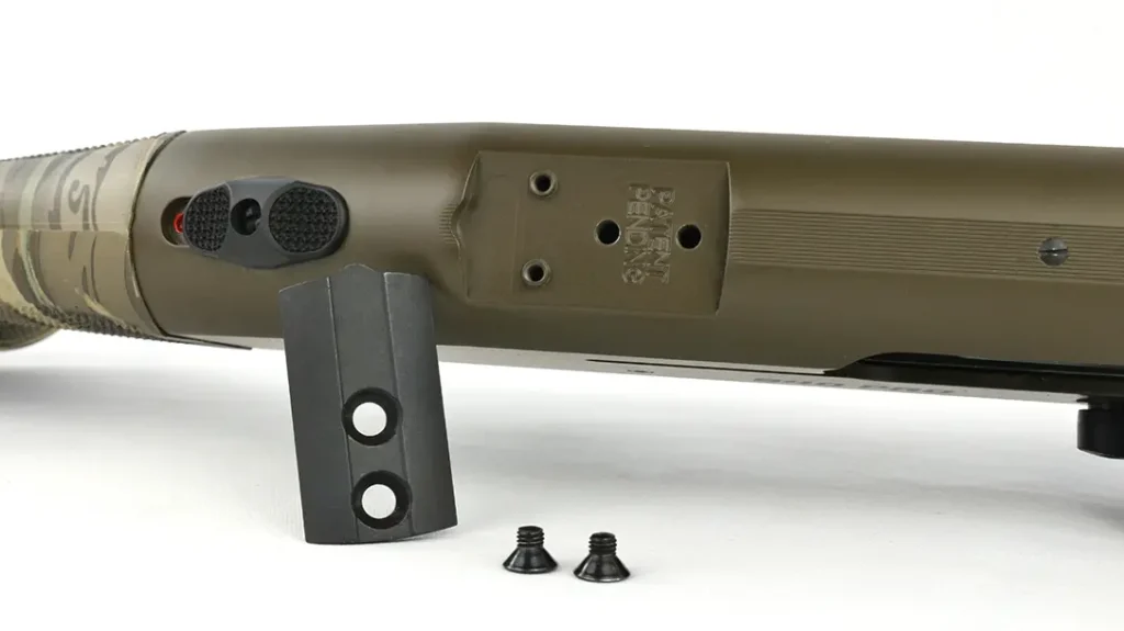 Mossberg 940 Pro shotguns feature an optic-ready design.