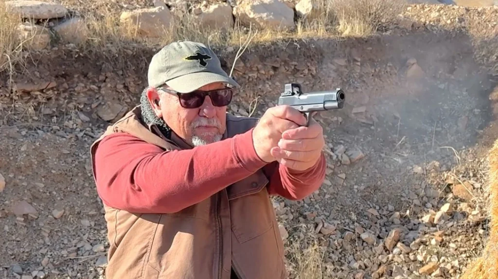 The rear side dovetail is added and placed in front of the RDS. Standard height, they co-witness with the Holoson perfectly.