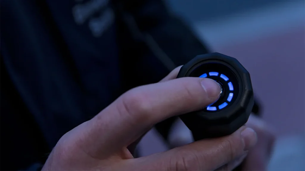 The various light modes were controlled by a single multifunctional switch.