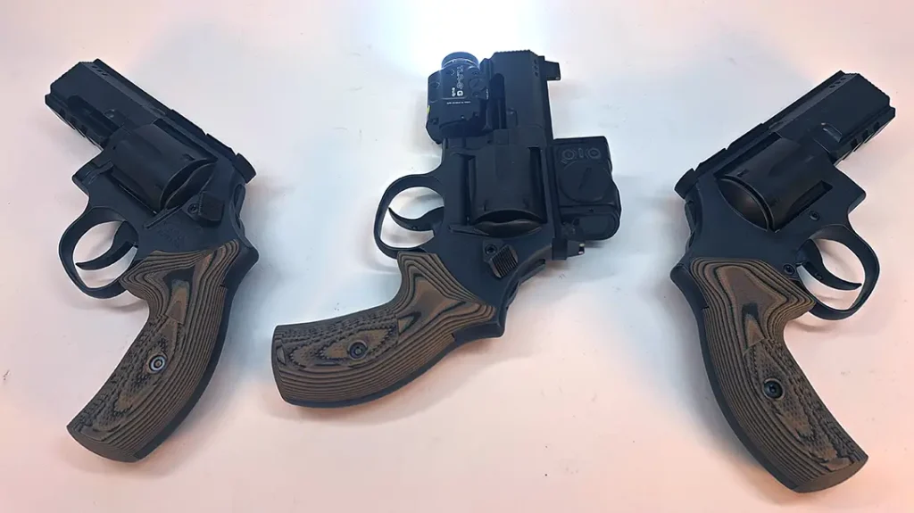 Built on a Spohr frame, the Alpin Arms Kommando integrates features that have long been standard on defensive semi-automatics but rarely seen on revolvers.