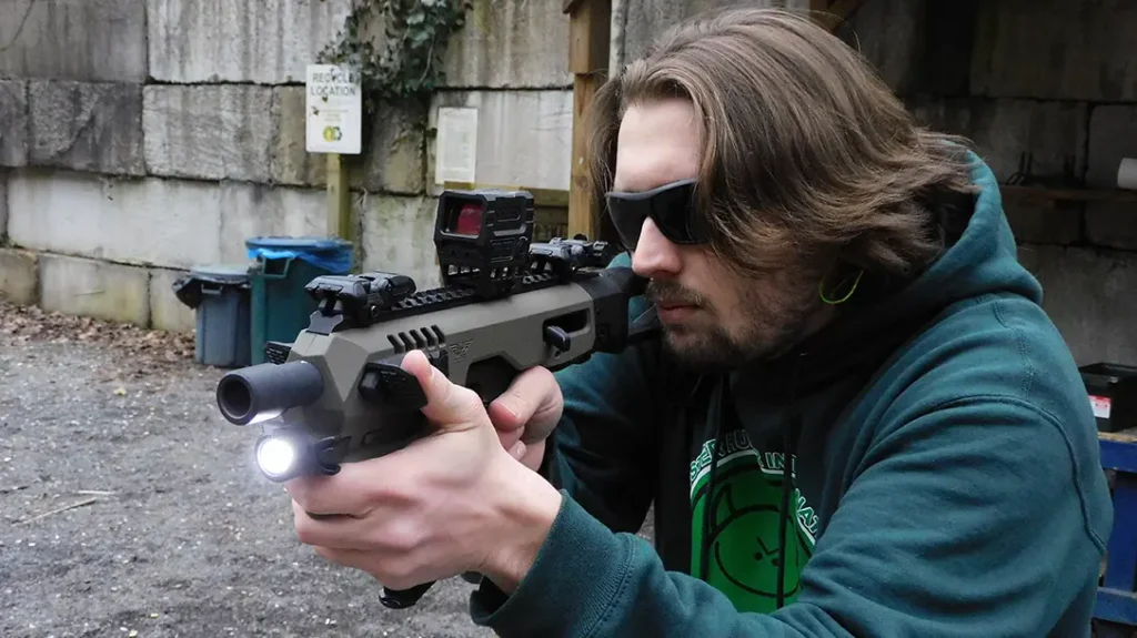 The author could not drop the extra mag without considerable effort, often including pulling the mag out with our other hand.