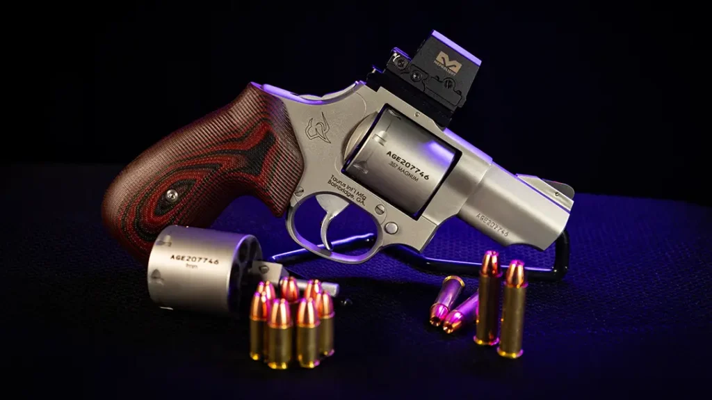 While most people are slapping the MPO PRO-S onto a semi-auto pistol, I had a different idea—mount it on my custom Taurus 692.