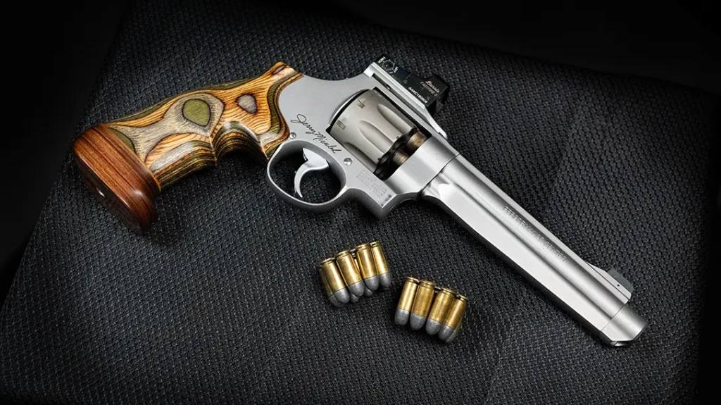 One of the defining characteristics of the Smith & Wesson 929 is its reliance on moon clips for feeding 9mm cartridges.