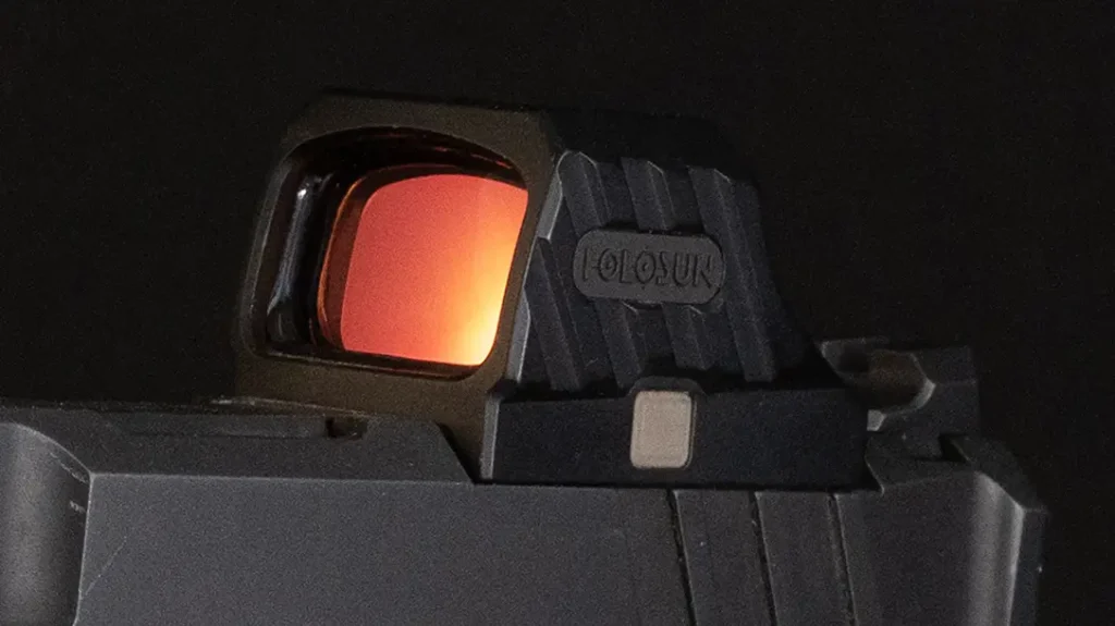 For the optic, the author has chosen to equip it with the SCS-320 in green from Holosun.