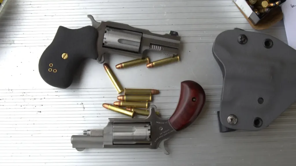 The most groundbreaking feature of the Mini Hook is the contour of the backstrap.